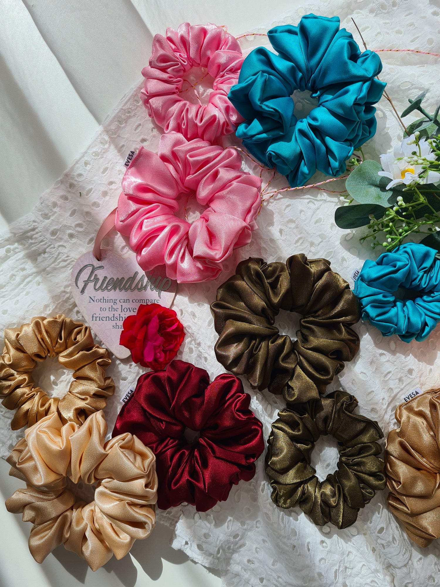 Sanit scrunchies in 3 sizes